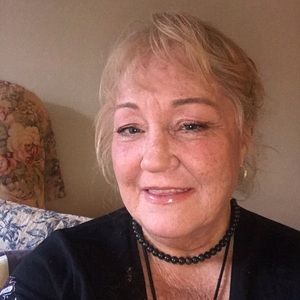 Meet your Posher, Elizabeth